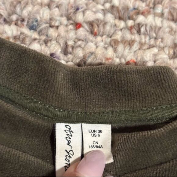 & Other Stories Green Velour Crewneck Pullover- Size 6 - Picture 7 of 7
